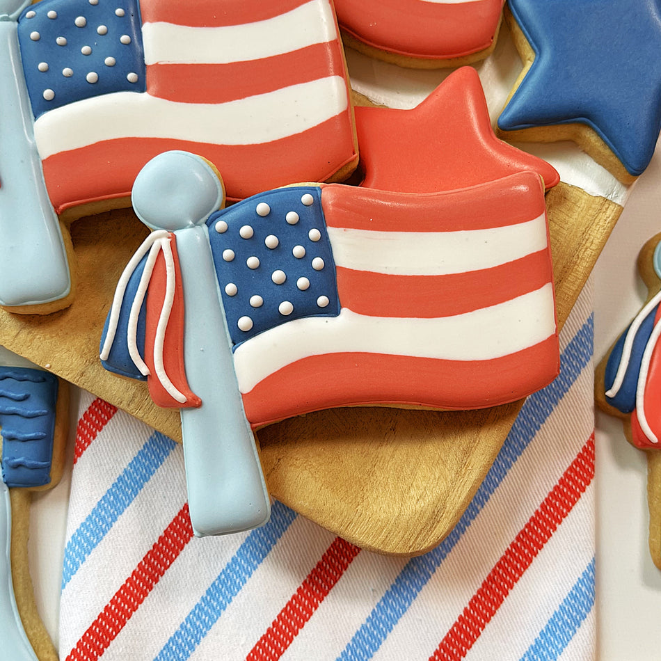 Flag with Streamers Cookie Cutter
