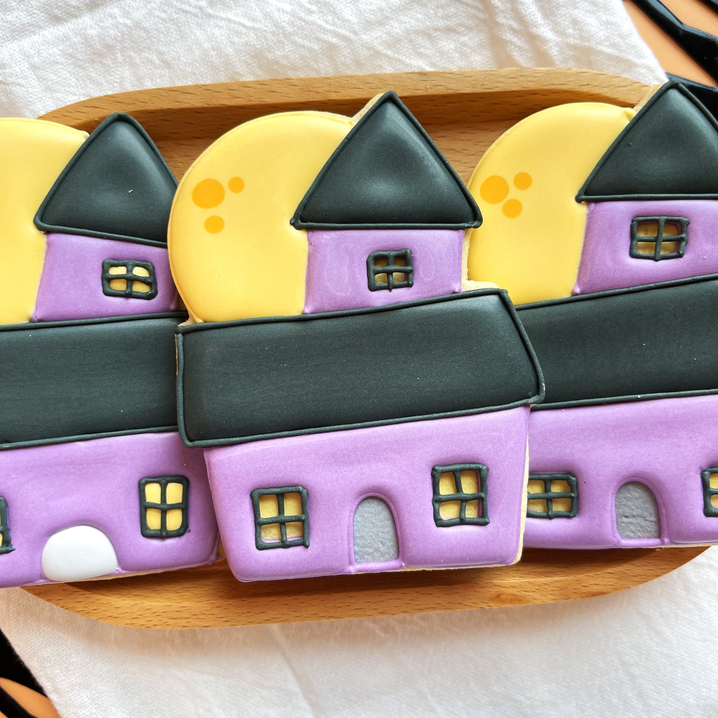 Cute Chubby Haunted House Cookie Cutter