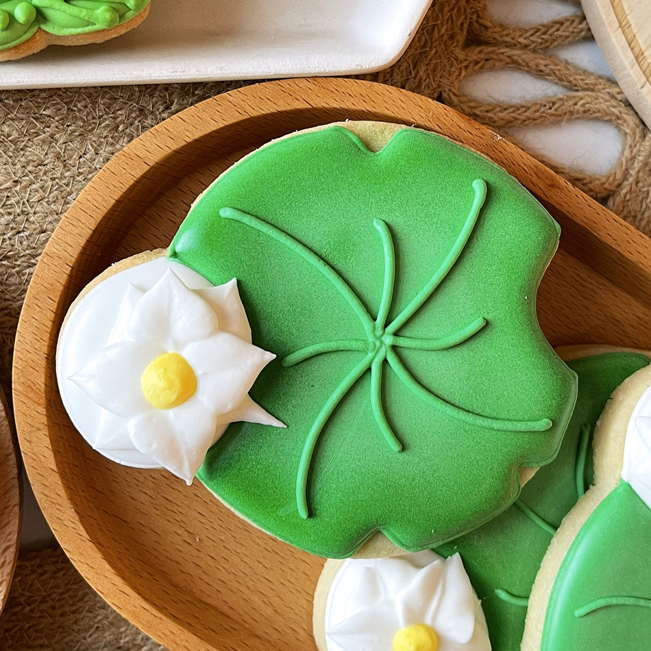 Ladybug (Lily Pad) Flour Box Club Flip Cookie Cutter