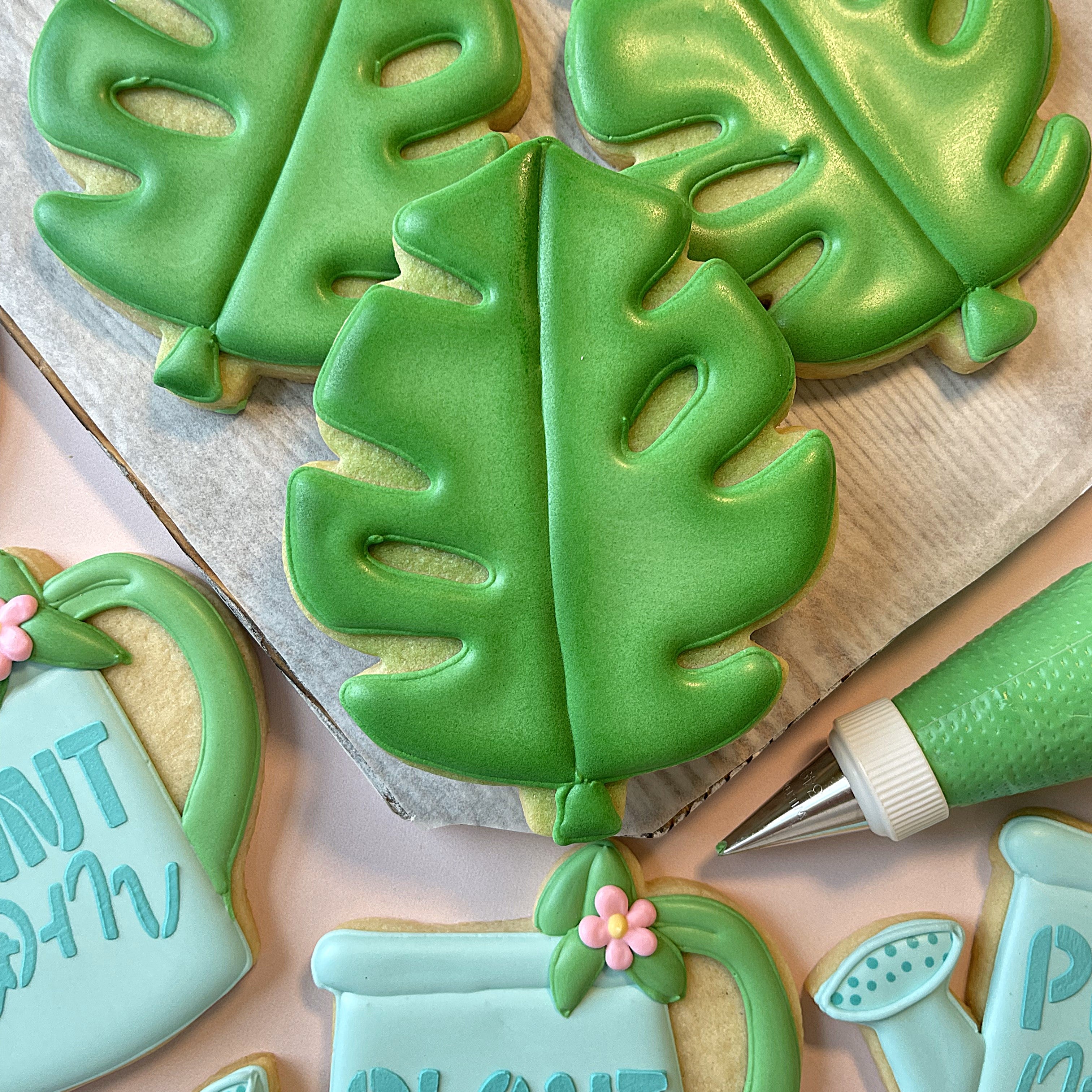 monstera leaf cutter Large Monstera Leaf Cookie Cutter – The Flour Box