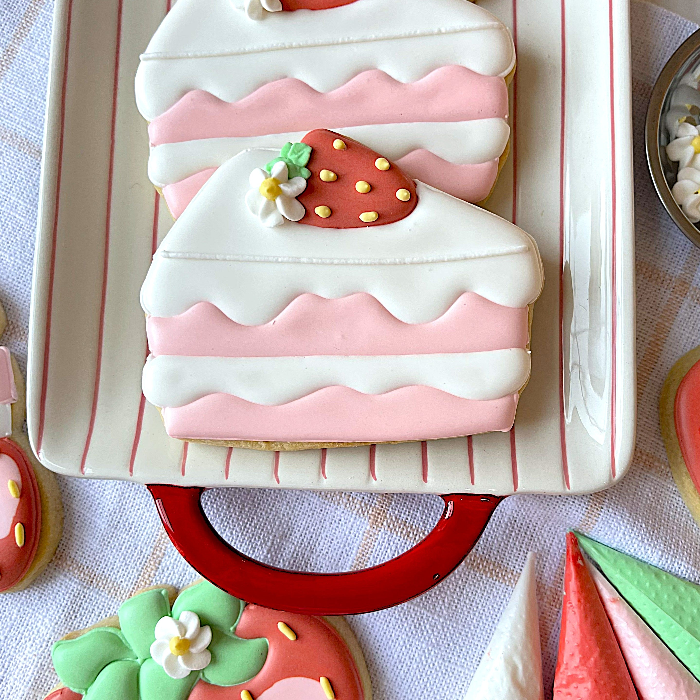 Strawberry_Cake_Feature_Photo_