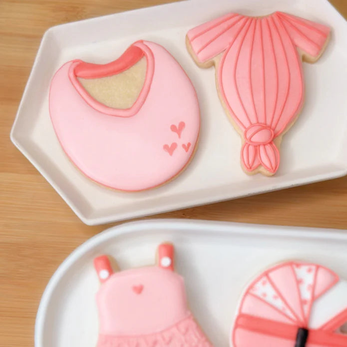 Baby Rounded Bib Cookie Cutter
