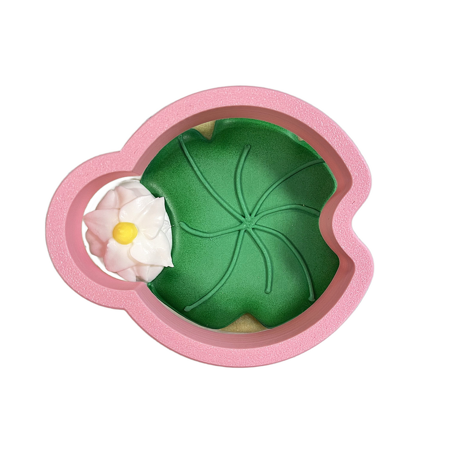 Ladybug (Lily Pad) Flour Box Club Flip Cookie Cutter