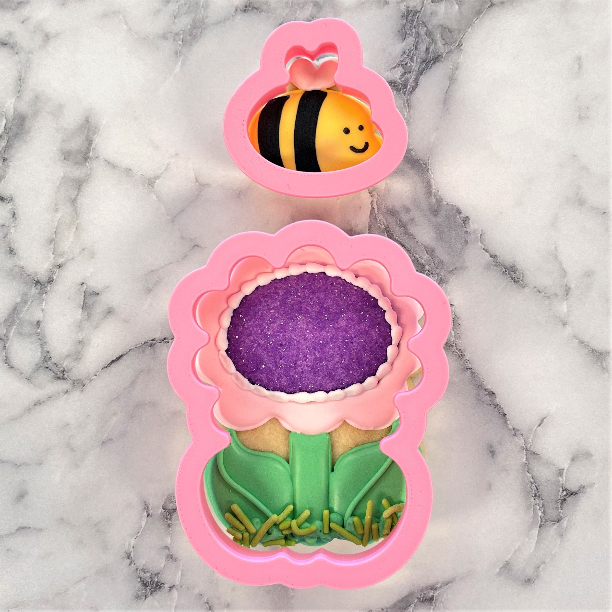 Happy Daisy with Mini Bumblebee Flour Box Club Cookie Cutter Set