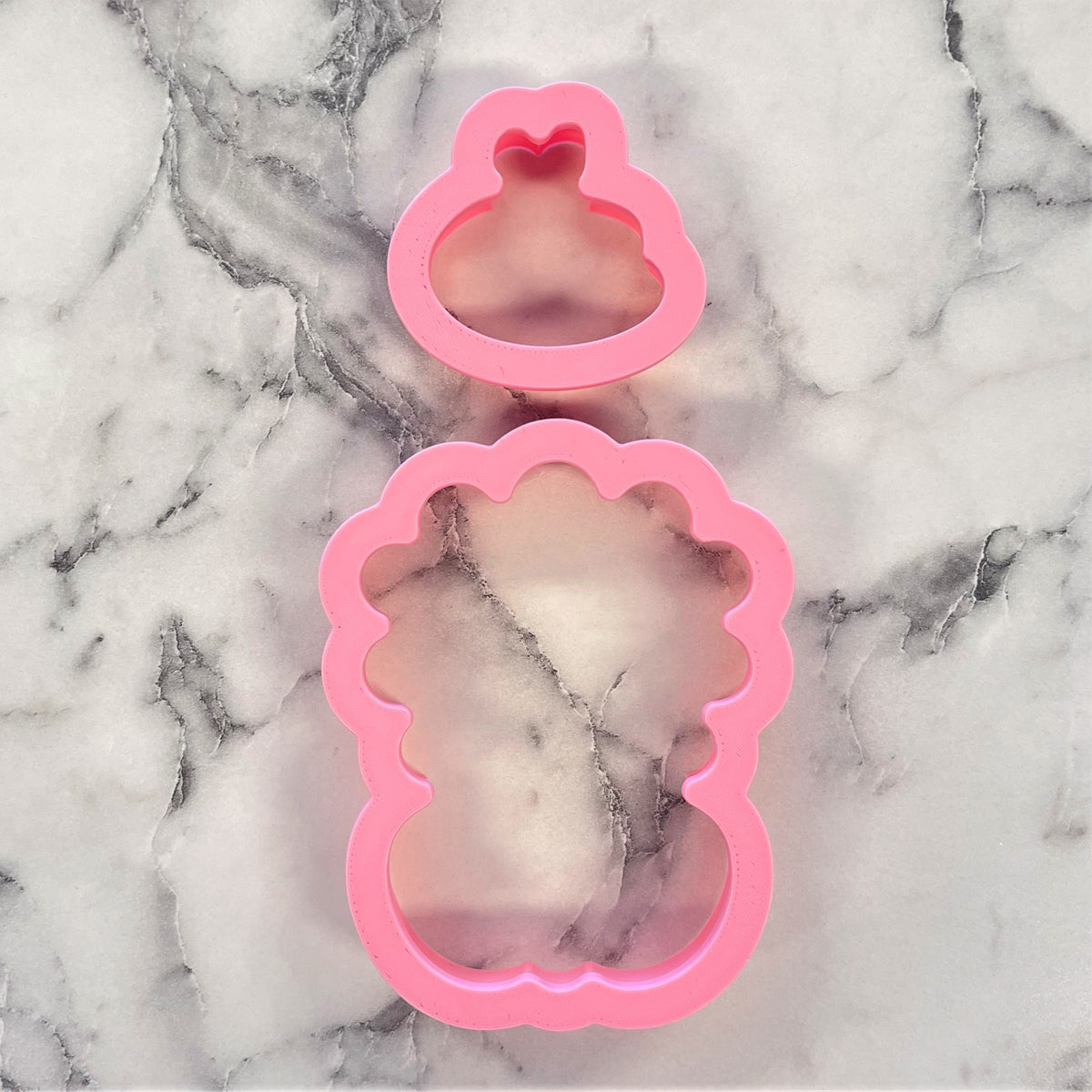 Happy daisy pink silicone cookie cutter set shaped like bride and groom for mini bumblebee flour box club