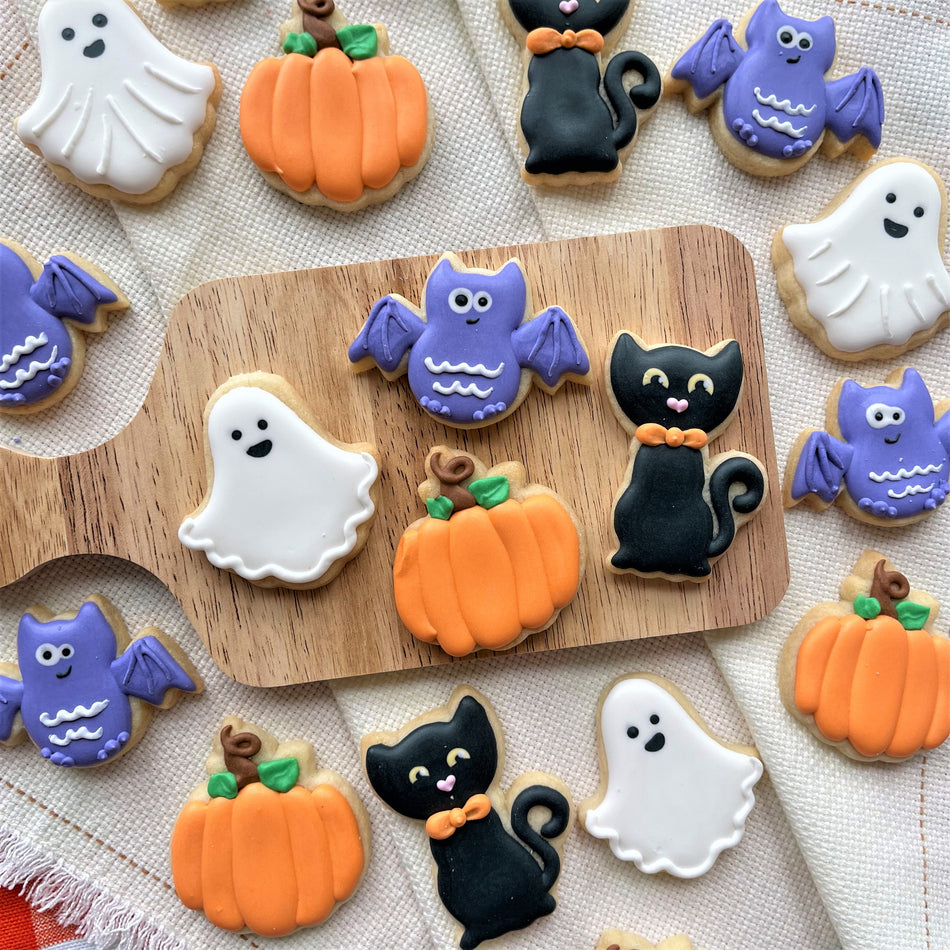 Mini Classic Black Cat Cookie Cutter