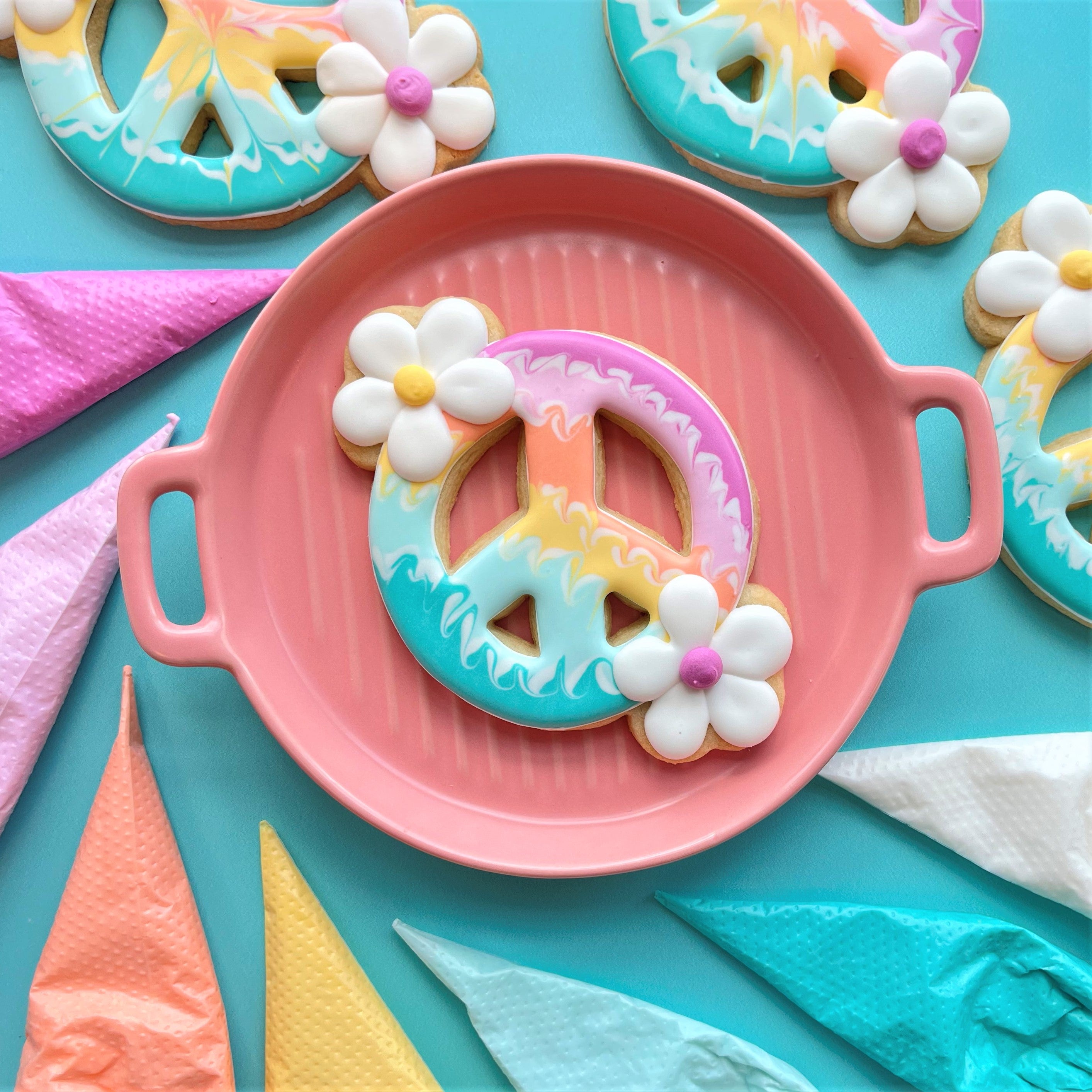 Groovy 5 Cutter Bundle and Digital Decorating Guide