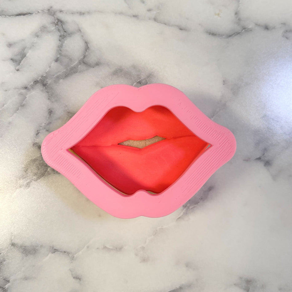 Mini Puckered Lips Cookie Cutter