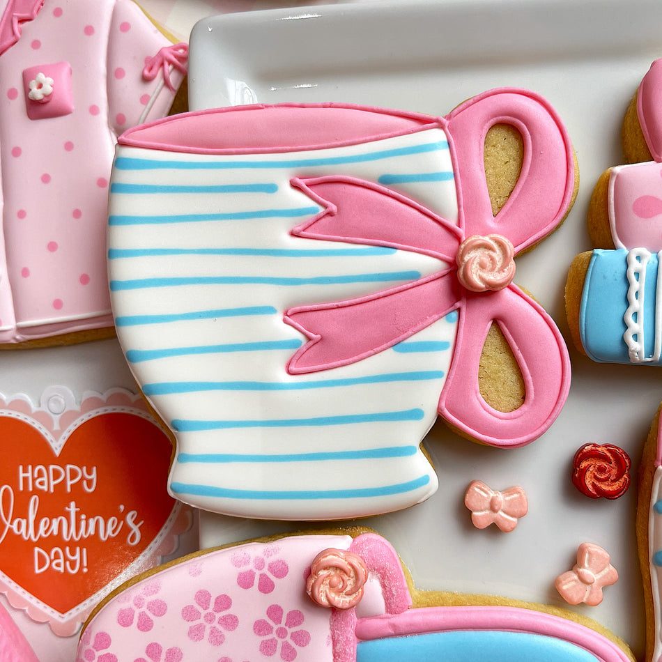 Cwc Cookie Cutter Mug Bow Mug Cookie Cutter – The Flour Box