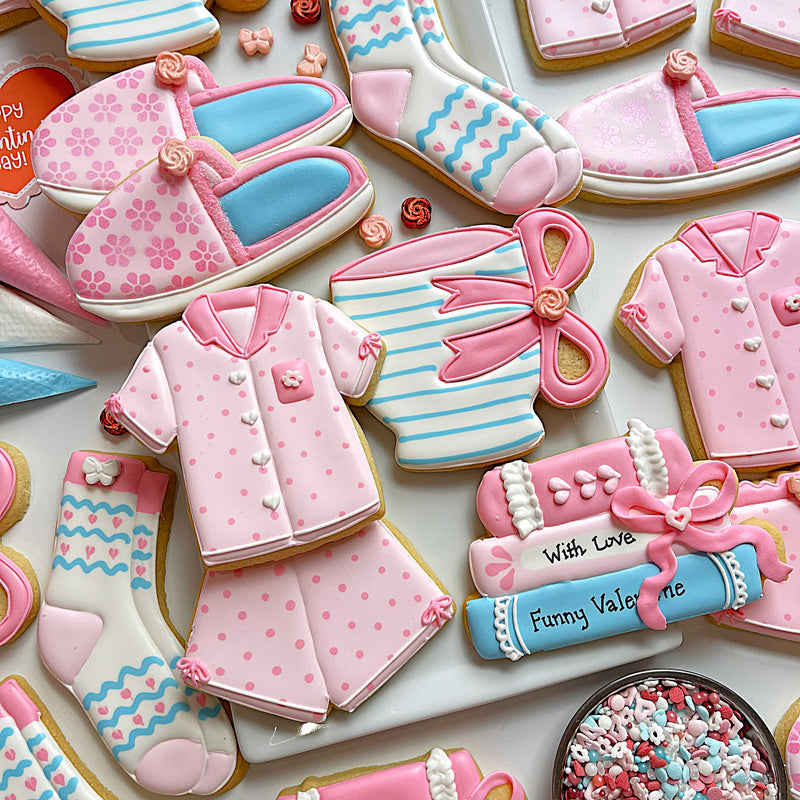 Cozy Valentine's Day Cookie Decorating Kit
